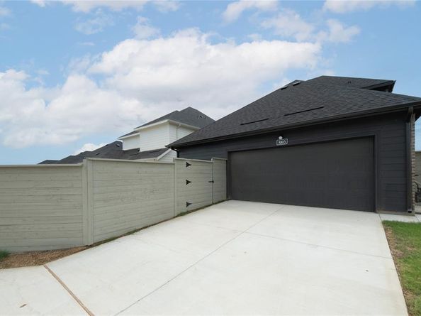 8805  Acorn Avenue , Justin Texas 76247
