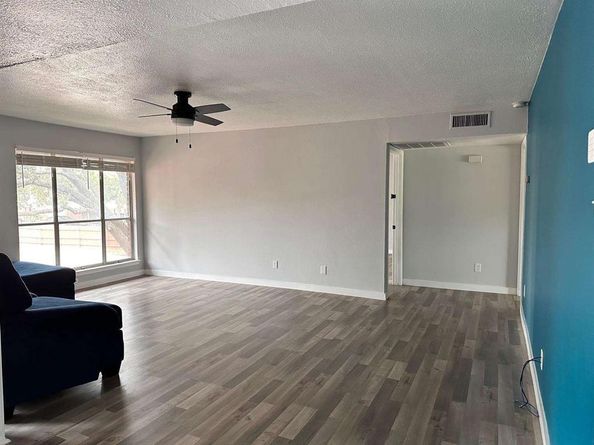 10526  Stone Canyon Road  201, Dallas Texas 75230