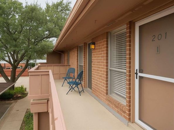 10526  Stone Canyon Road  201, Dallas Texas 75230