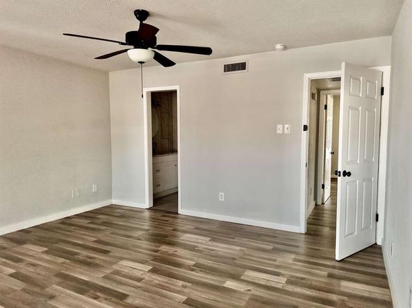 10526  Stone Canyon Road  201, Dallas Texas 75230