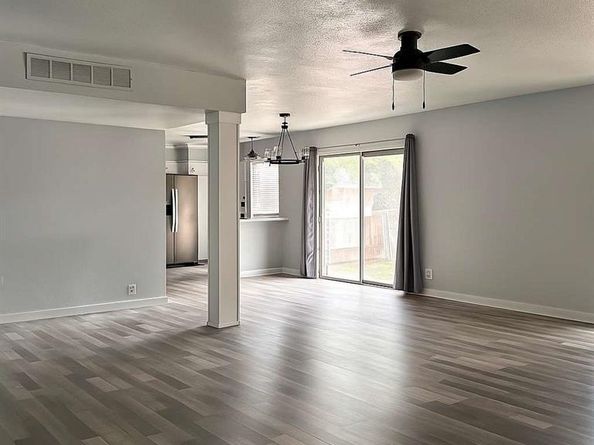 10526  Stone Canyon Road  201, Dallas Texas 75230