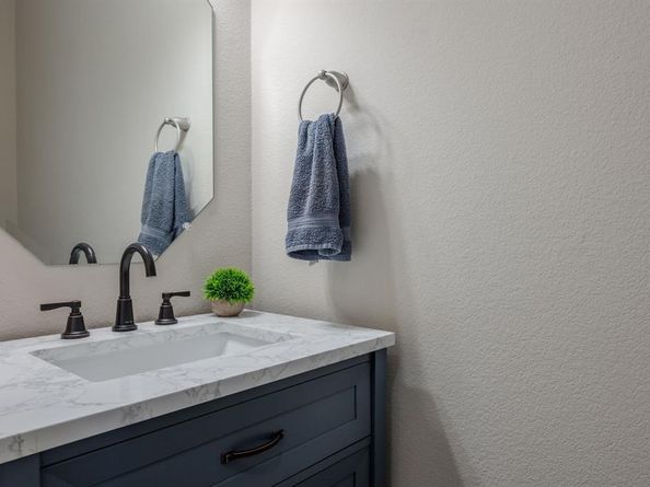 1251  Montgomery Way , Lantana Texas 76226