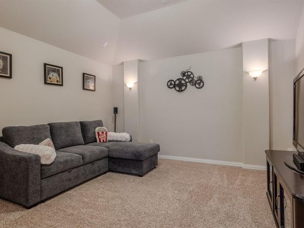 1251  Montgomery Way , Lantana Texas 76226
