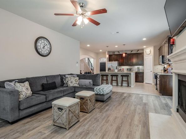 1251  Montgomery Way , Lantana Texas 76226