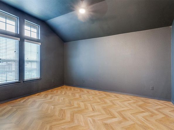 10832  Live Oak Creek Drive , Fort Worth Texas 76108