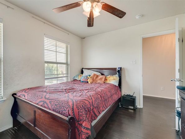 1033  Bruni Court , Aubrey Texas 76227