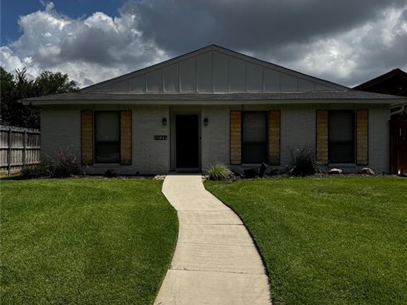1029  Cross Bend Road , Plano Texas 75023