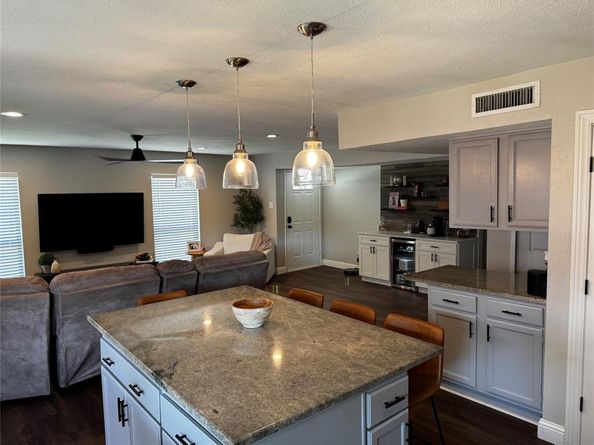 1029  Cross Bend Road , Plano Texas 75023