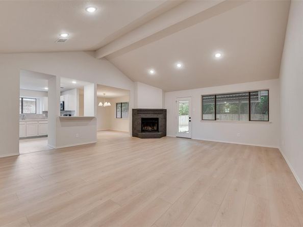 5048  Hollow Ridge Road , Dallas Texas 75227