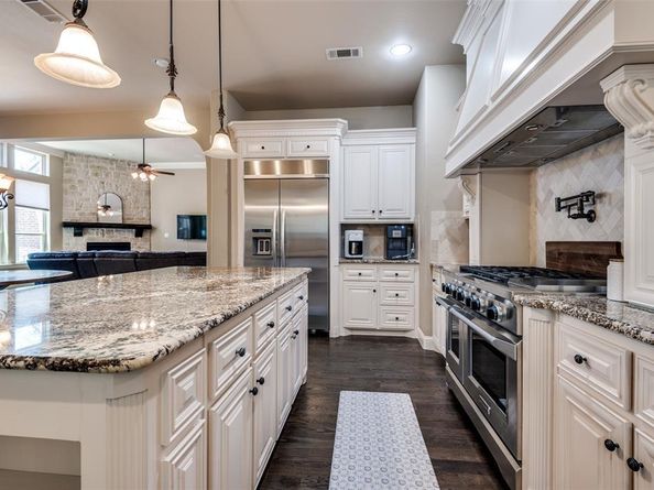 5812  Chalford  , Colleyville Texas 76034