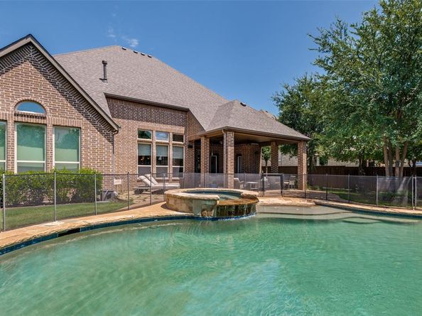 5812  Chalford  , Colleyville Texas 76034