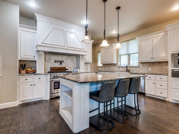 5812  Chalford  , Colleyville Texas 76034