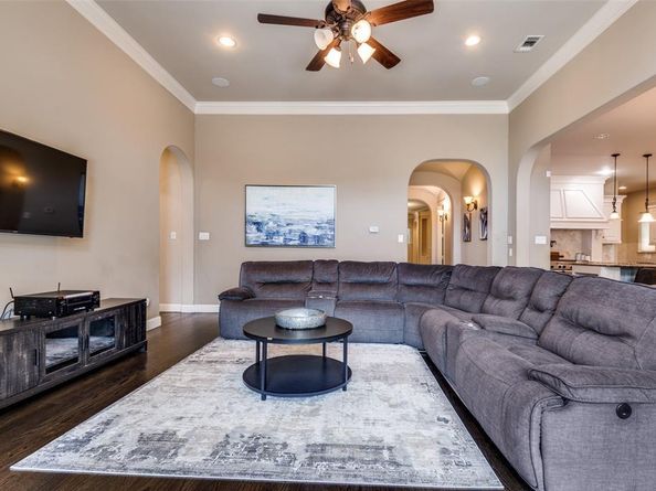 5812  Chalford  , Colleyville Texas 76034
