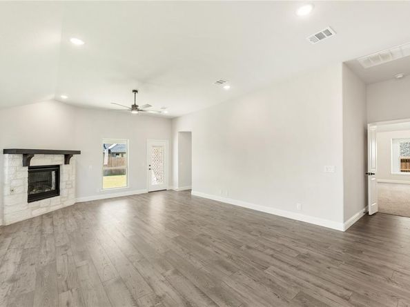 404  Atlas Cedar Drive , Glenn Heights Texas 75154