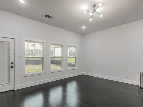 407  Dubois Avenue , Dallas Texas 75203