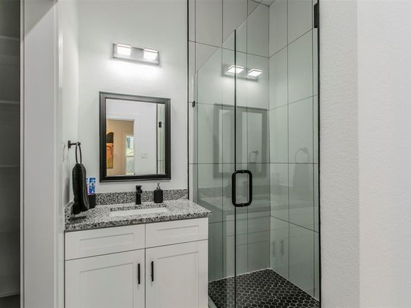 407  Dubois Avenue , Dallas Texas 75203