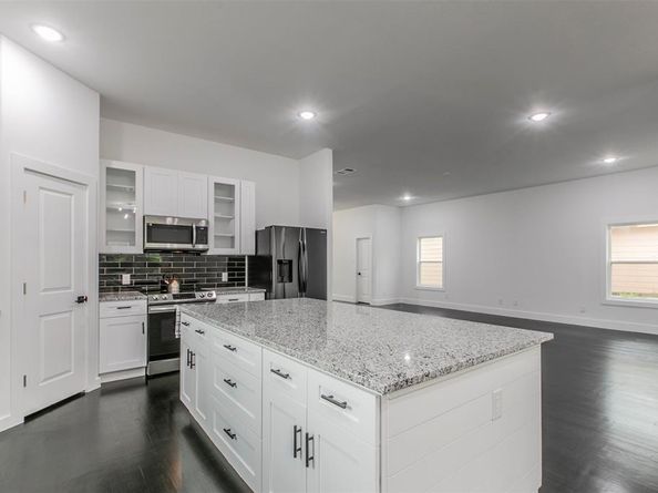 407  Dubois Avenue , Dallas Texas 75203