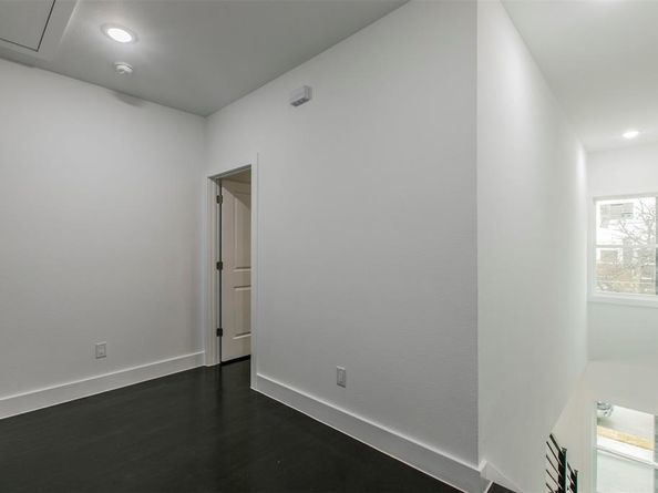 407  Dubois Avenue , Dallas Texas 75203