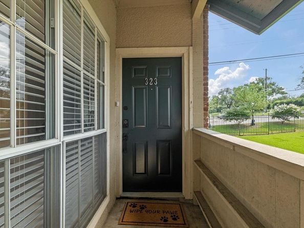 8601  Park Lane  323, Dallas Texas 75231