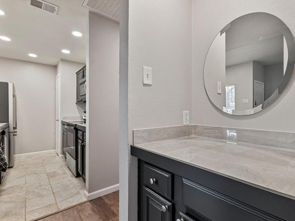 8601  Park Lane  323, Dallas Texas 75231