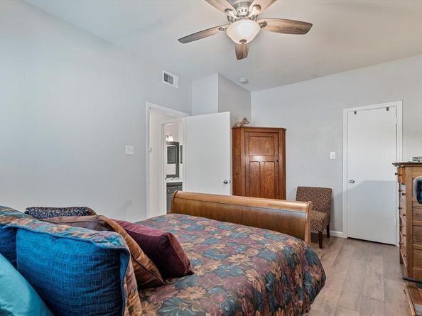 8601  Park Lane  323, Dallas Texas 75231