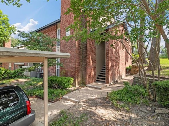 8601  Park Lane  323, Dallas Texas 75231