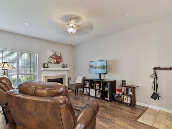 8601  Park Lane  323, Dallas Texas 75231