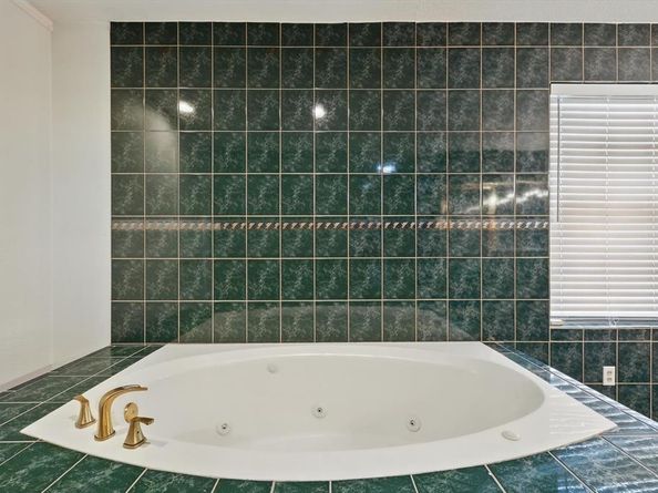 2915  Touraine Drive , Dallas Texas 75211