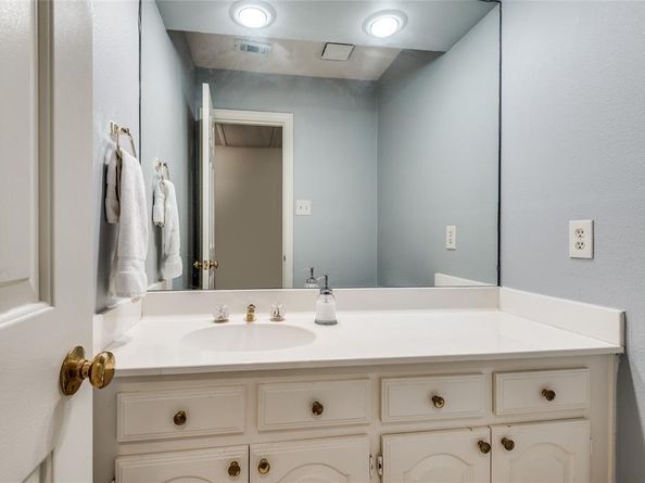 924  Mccoy Drive , Irving Texas 75062
