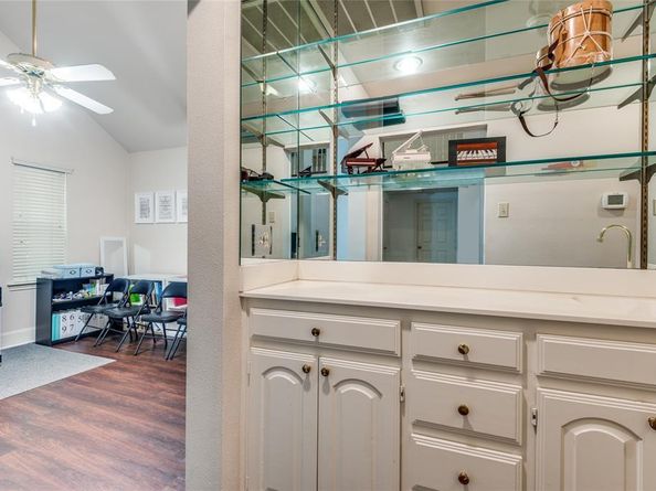 924  Mccoy Drive , Irving Texas 75062