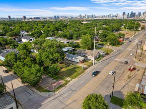 1413  Singleton Boulevard , Dallas Texas 75212