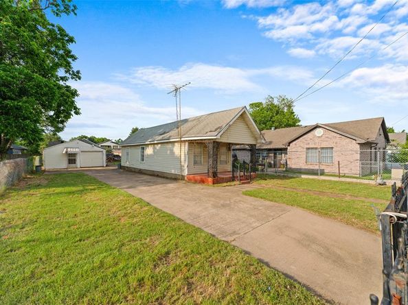 1413  Singleton Boulevard , Dallas Texas 75212