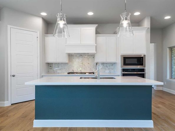 704  Garrett Parkway , Celina Texas 75009