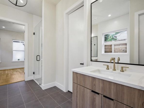 3902  Park Lane , Dallas Texas 75220