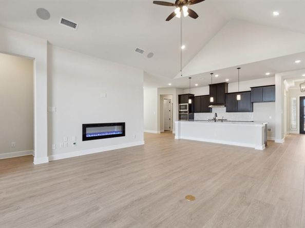 120  Bristol Lane , Azle Texas 76020