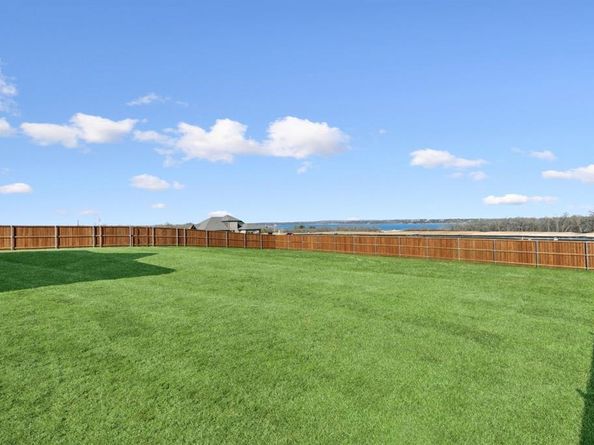 120  Bristol Lane , Azle Texas 76020