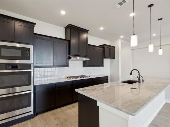 120  Bristol Lane , Azle Texas 76020