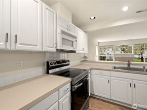 2051 S 368th Place 808, Federal Way WA 98003