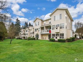 2051 S 368th Place 808, Federal Way WA 98003