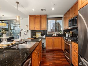 10610 NE 9th Place 809, Bellevue WA 98004