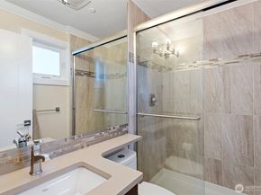 23905 43rd Avenue S, Kent WA 98032