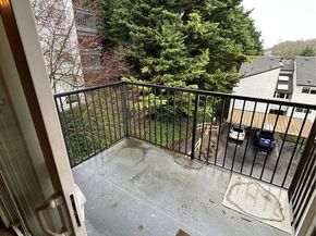 15210 Macadam Road S D301, Tukwila WA 98188