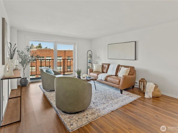 1300 University Street 2G, Seattle WA 98101