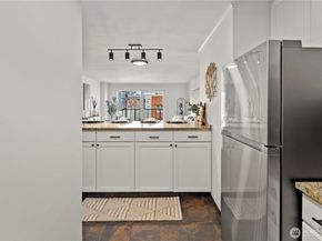 1300 University Street 2G, Seattle WA 98101