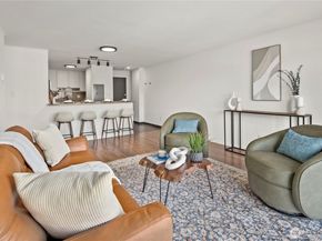 1300 University Street 2G, Seattle WA 98101