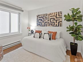 1300 University Street 2G, Seattle WA 98101