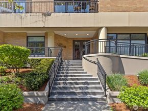 1300 University Street 2G, Seattle WA 98101