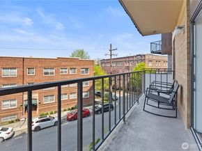 1300 University Street 2G, Seattle WA 98101