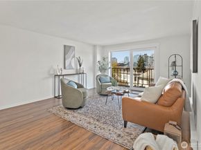 1300 University Street 2G, Seattle WA 98101