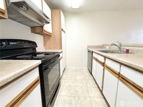 7453 Newcastle Golf Club RD K201, Newcastle WA 98059